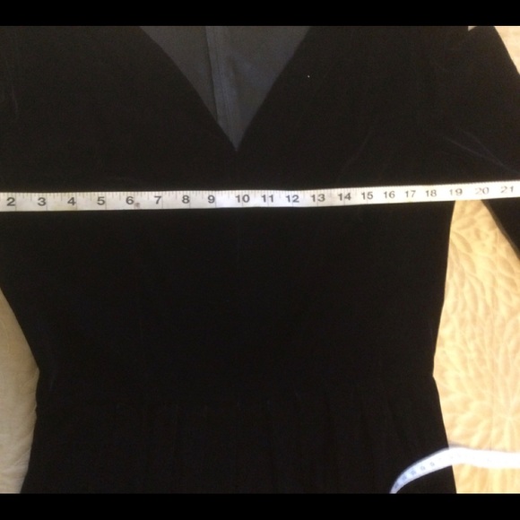 Velvet Black  dress Maggie London size 10 NEW Style by Karen Kong Like New - Picture 11 of 16